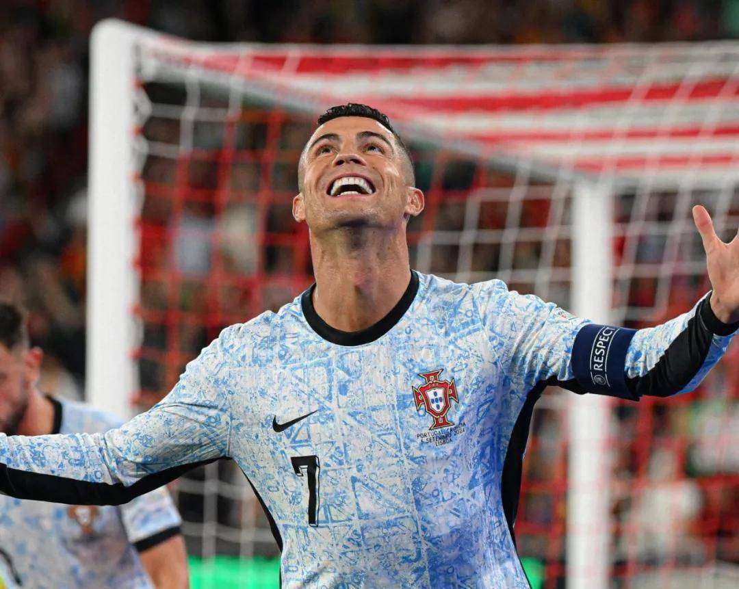 详细阅读:熊猫体育- C罗在篮网比赛中战术调整,战术调整引发热议!气势如虹延续 熊猫体育- C罗在篮网比赛中战术调整,战术调整引发热议!气势如虹延续