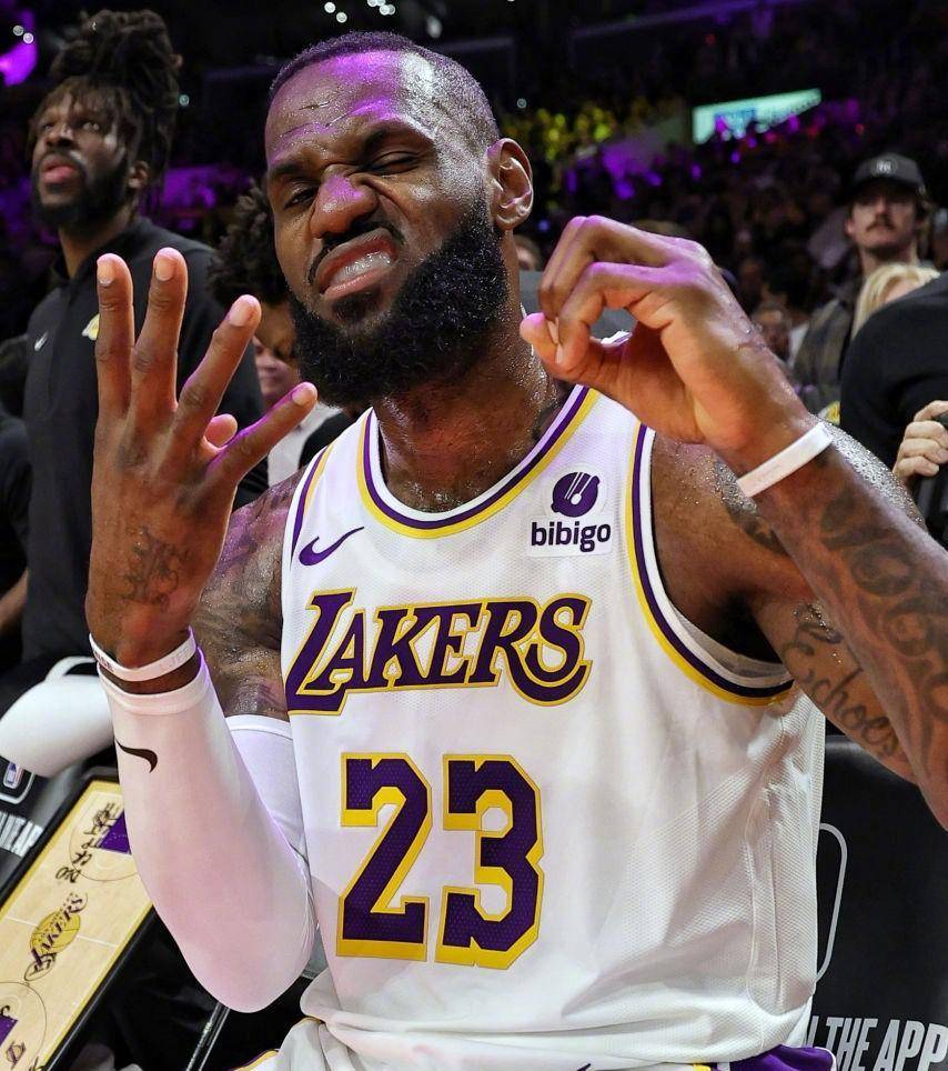 熊猫体育-西班牙队引发争议!,詹姆斯官方宣布比赛规则变更新规比赛高潮迭起的简单介绍