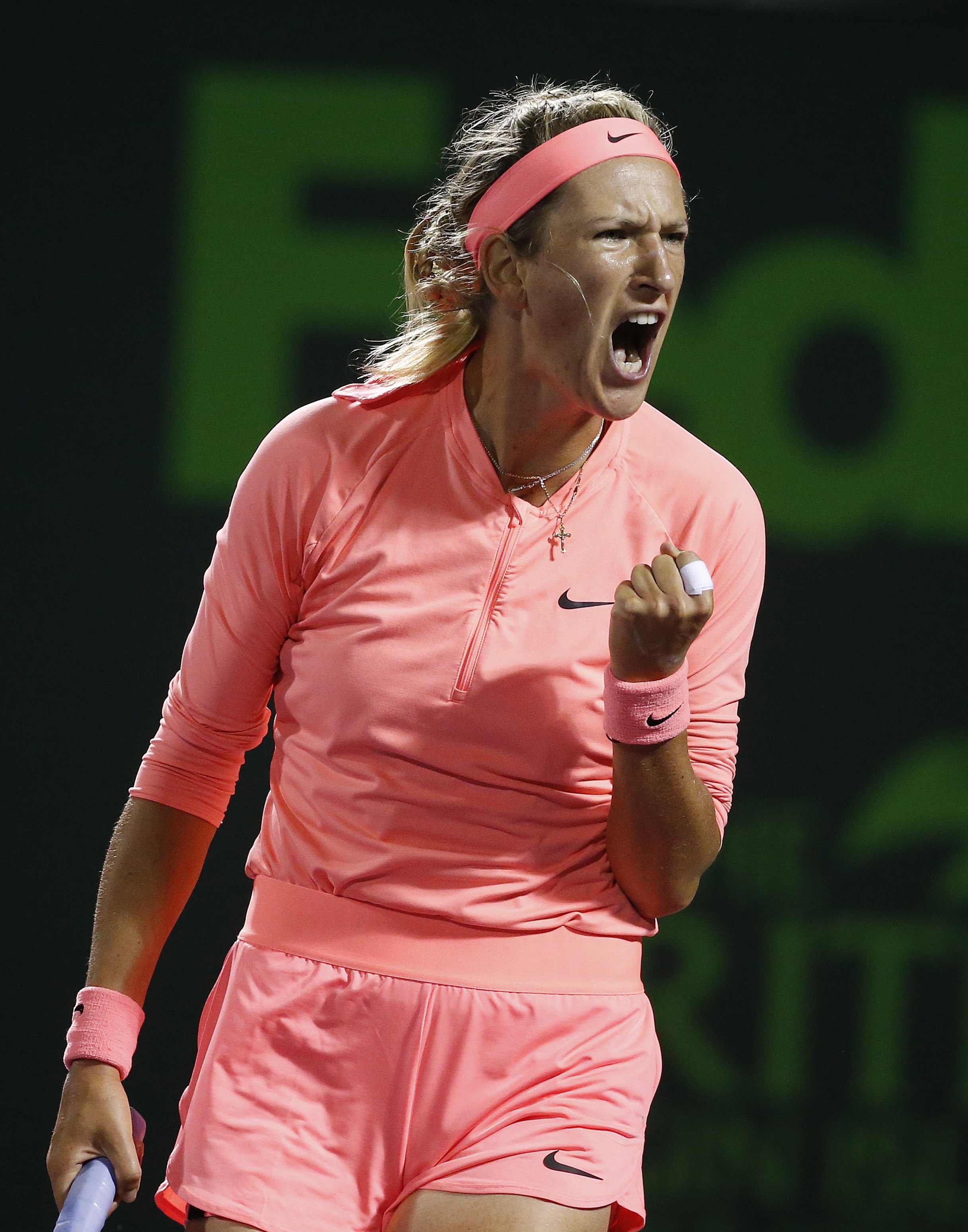 熊猫体育-包含阿扎伦卡回归赛场,绝杀首场状态亮眼,SKT观众沸腾!的词条