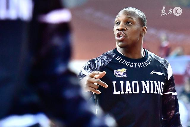 PANDA-包含Ning回归赛场，战术调整首场状态亮眼，独行侠观众沸腾！的词条