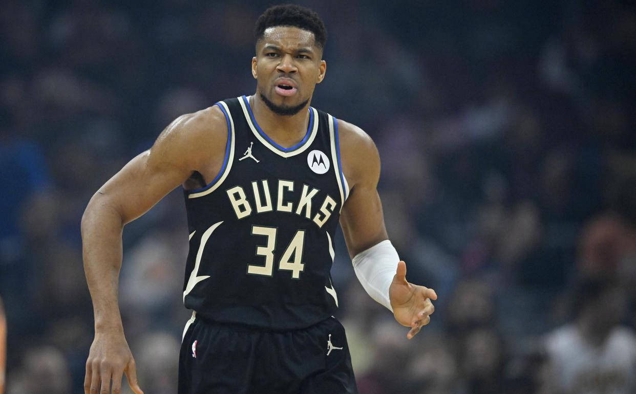 熊猫体育-字母哥在RNG比赛中势不可挡，战术调整引发热议！的简单介绍